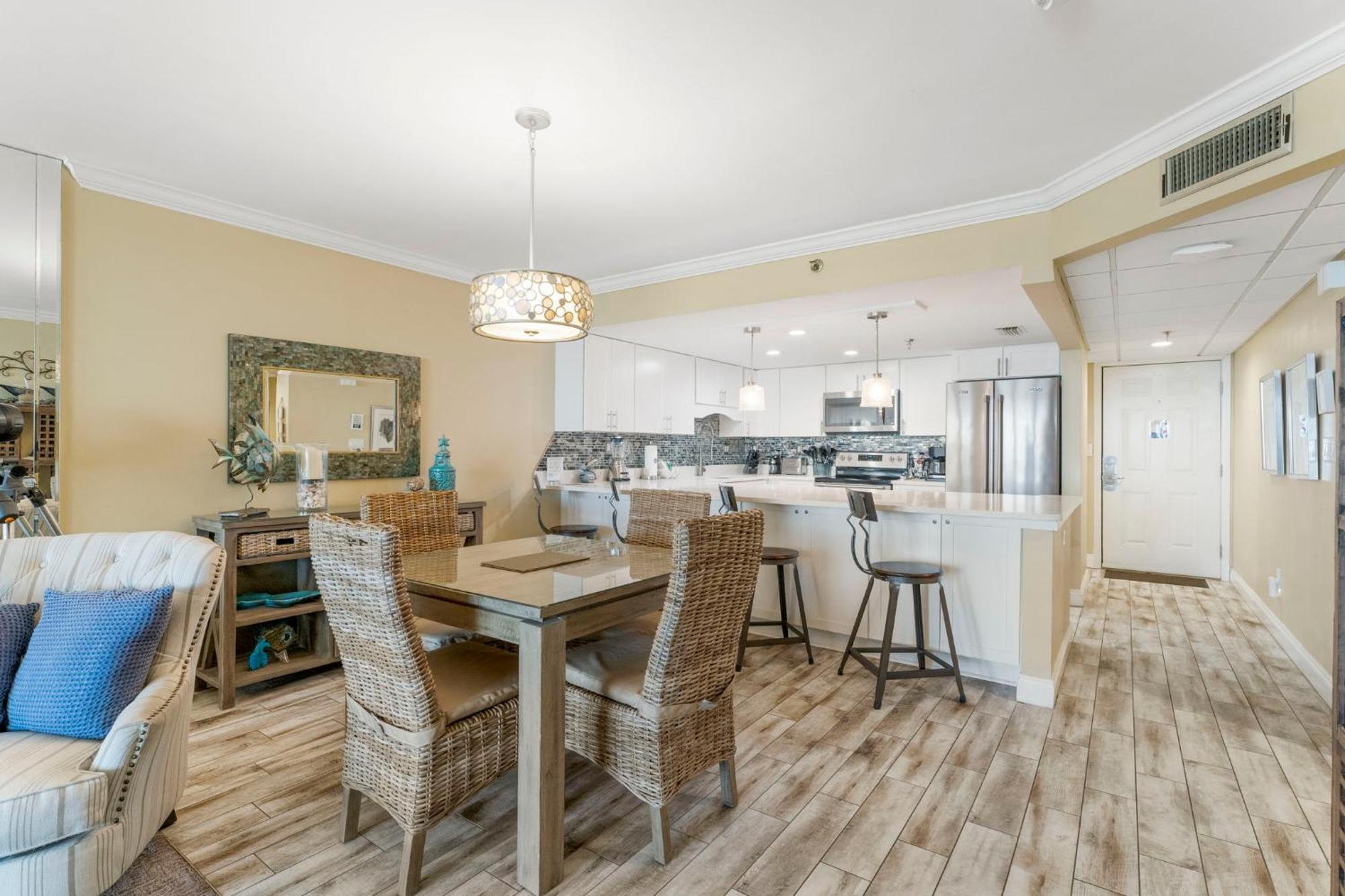 Stunning 2/2 Designer Condo W Coastal Appeal Right On The Gulf! Panama Stadt Exterior foto